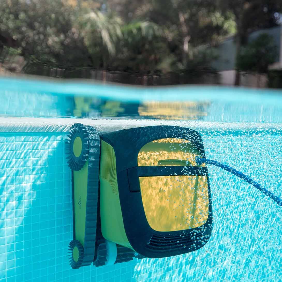 Dolphin Wave 90i Robotic Pool Cleaner w/ Caddy - 78 ft cable - 99996890-US