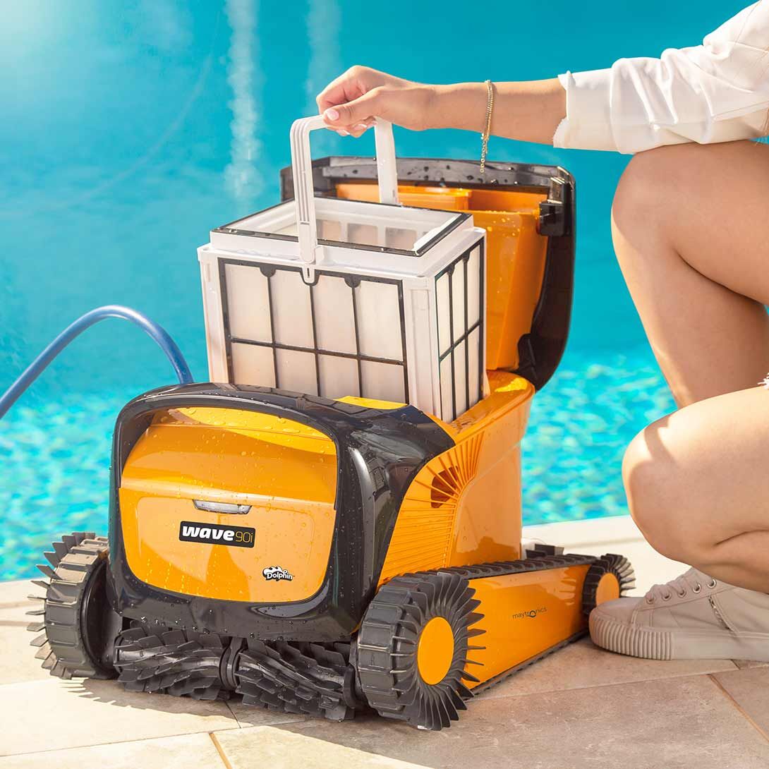 Dolphin Wave 90i Robotic Pool Cleaner w/ Caddy - 78 ft cable - 99996890-US