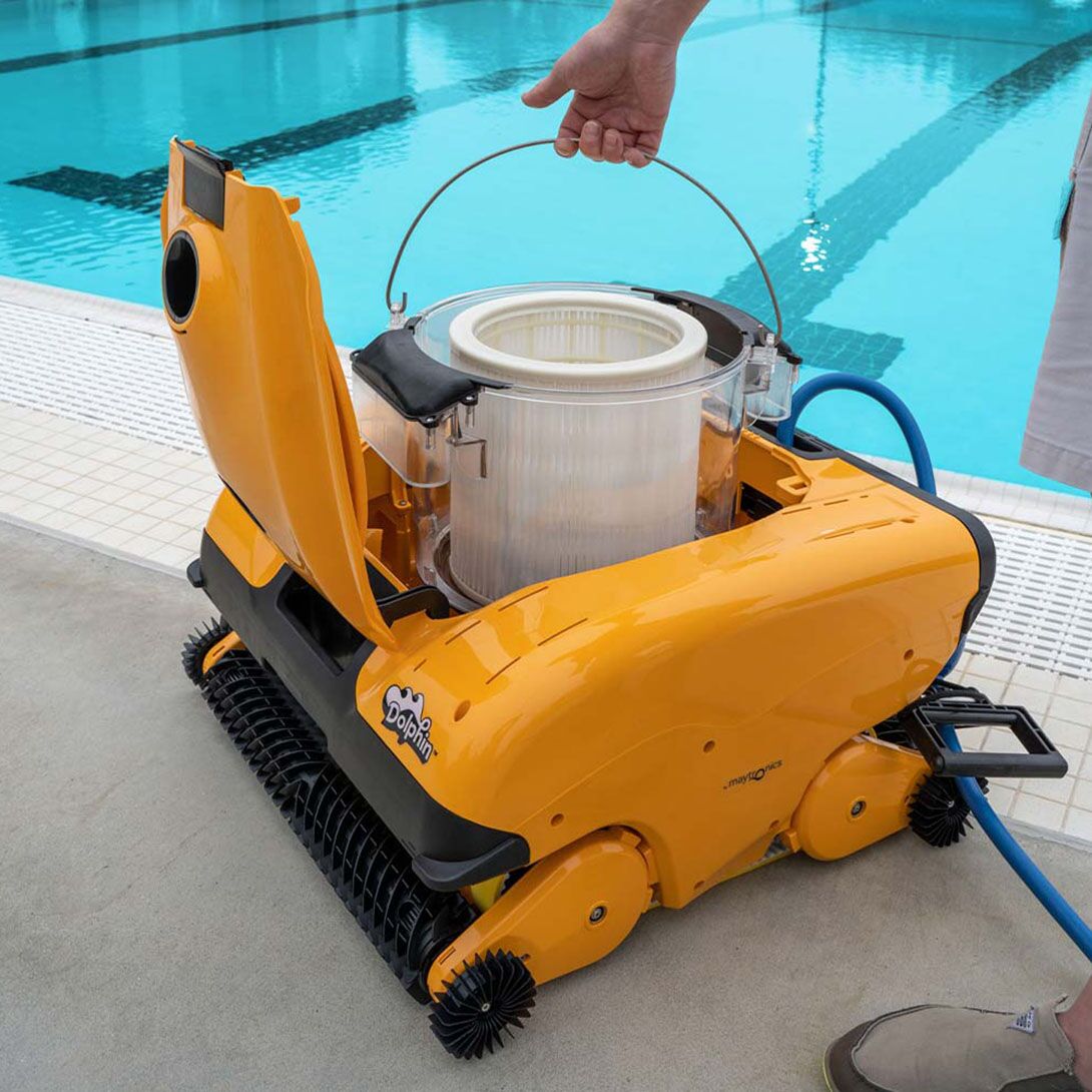 Dolphin Wave 140 Commercial Pool Cleaner, Detail Page 3 - EZ Pools